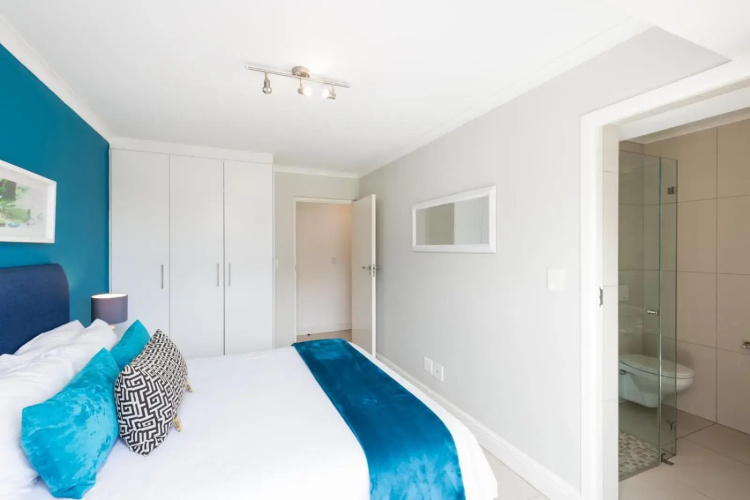 The Paragon Urbane CENTRALLY LOCATED, MODERN COMFORTS