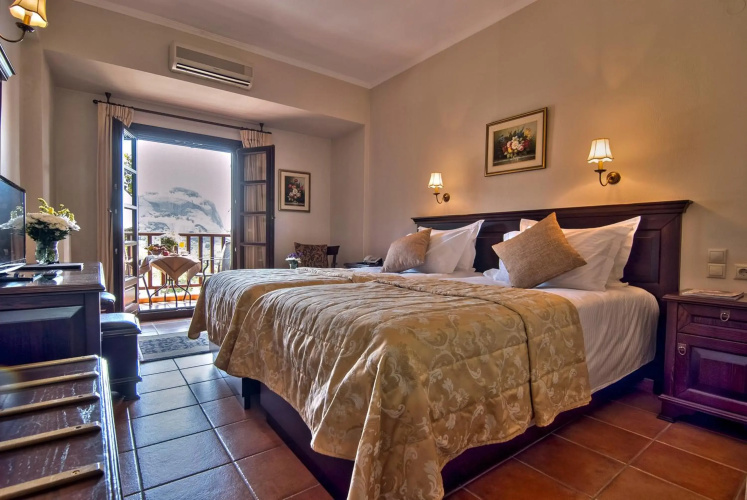 Doupiani House Hotel
