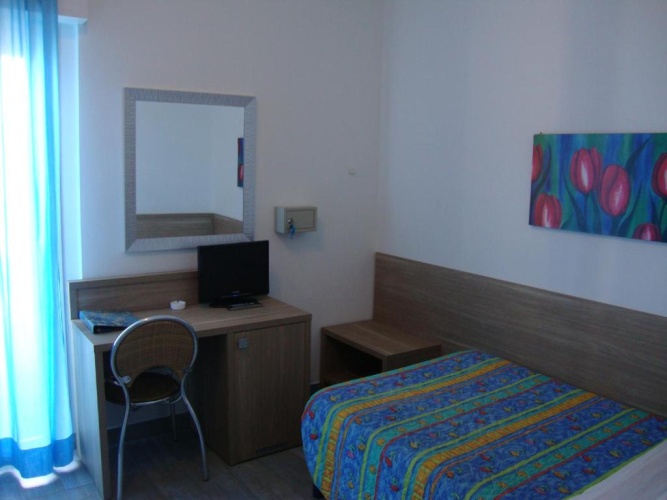 Standard Single room with partial sea view