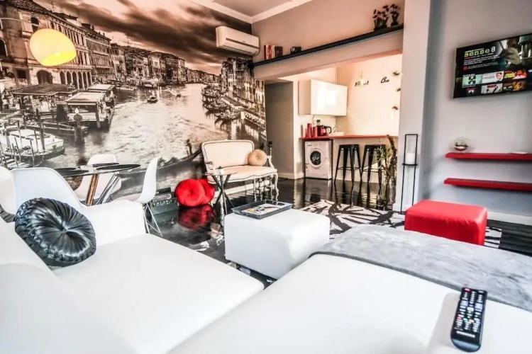 3 York Apartment