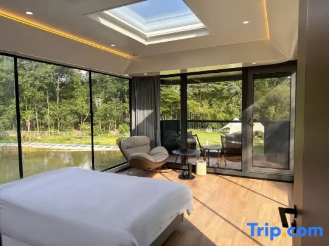 2 Bedrooms Standard Capsule with courtyard view