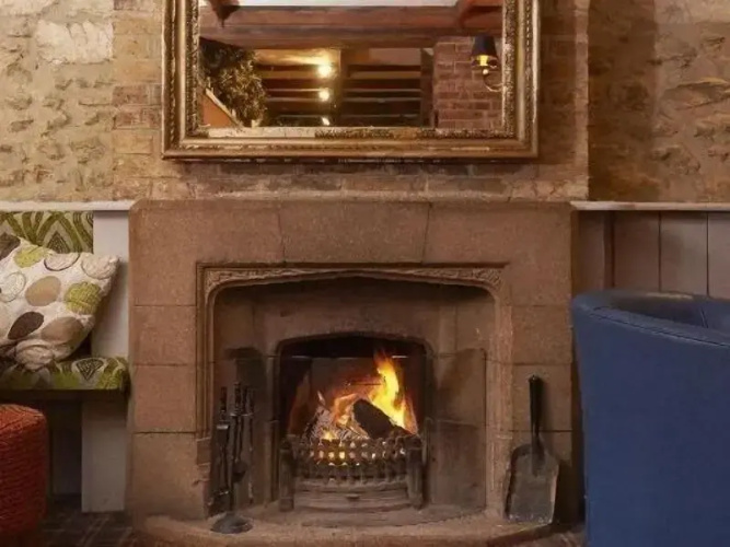 Greyhound Inn