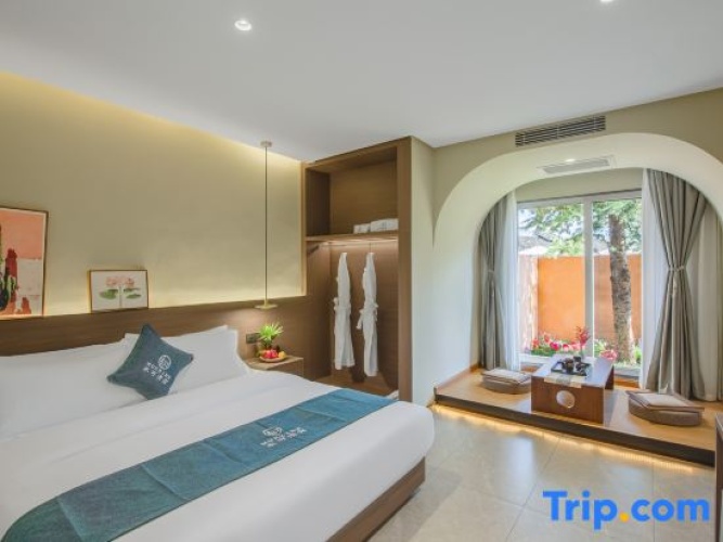 Standard Double room with garden view