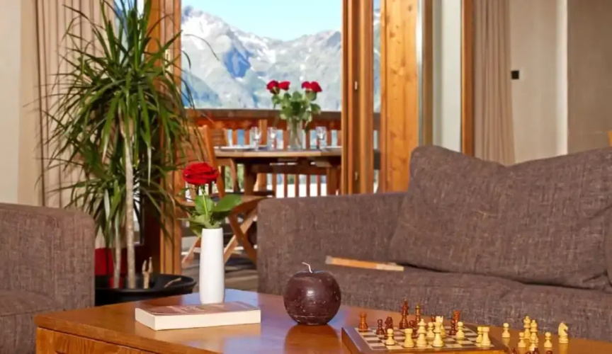 Spacious Retreat for 10 Guests
