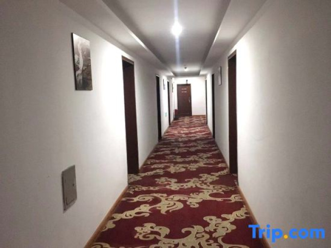 Three Gate 9 1 Hotel
