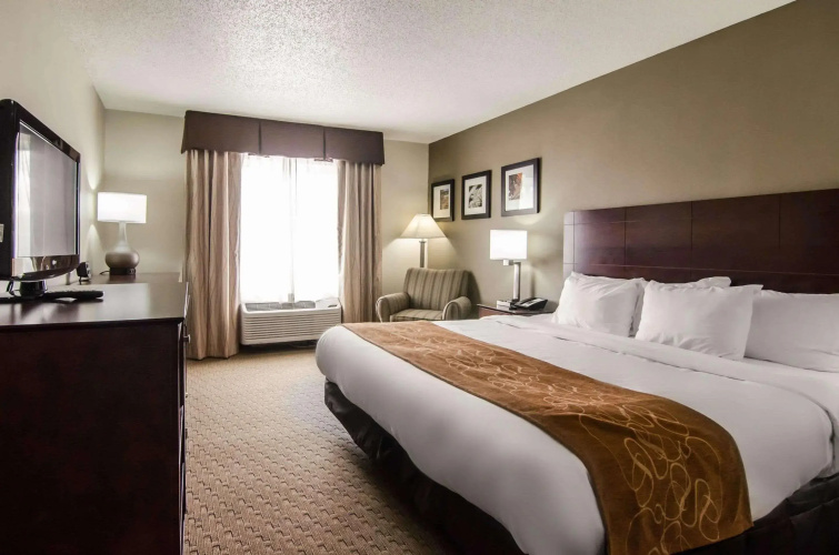 Quality Suites St. Joseph
