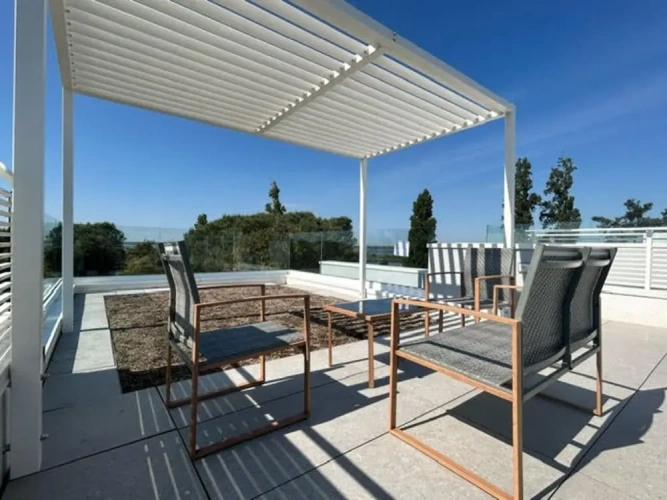 4 Bedrooms Villa