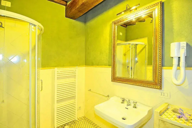 Estate in Monte Serra With Pool & Olive Trees