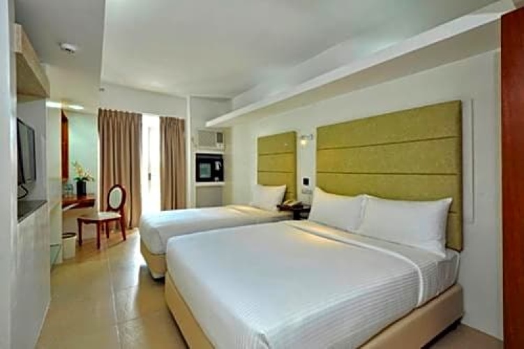 Deluxe Triple room with view