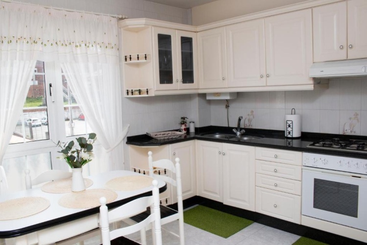 3 Bedrooms Apartment