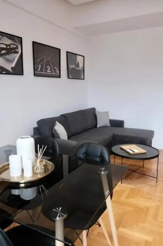SynPiraeus Apartments & Studios