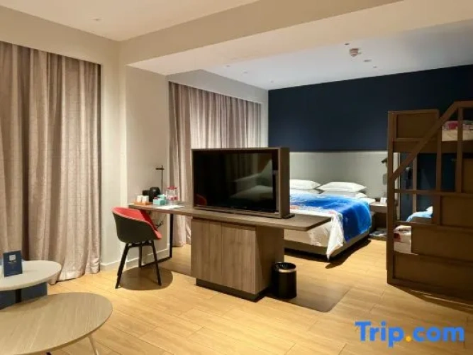 Quadruple Suite