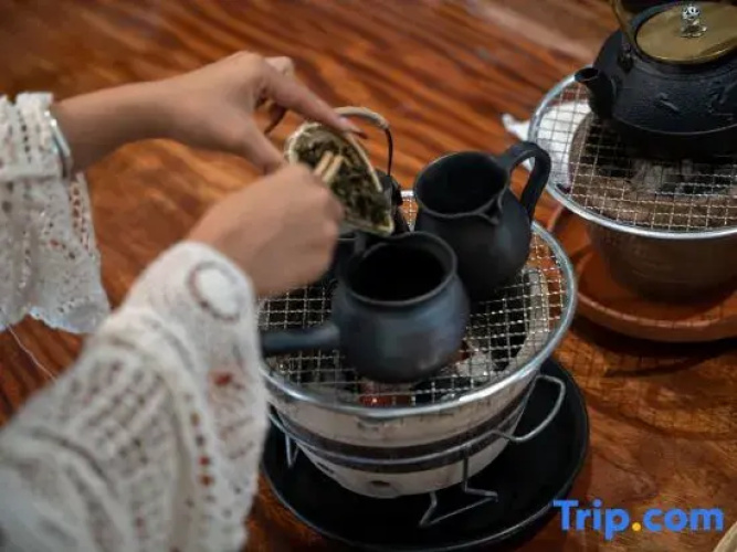 shaxi aofeng hot spring hotel