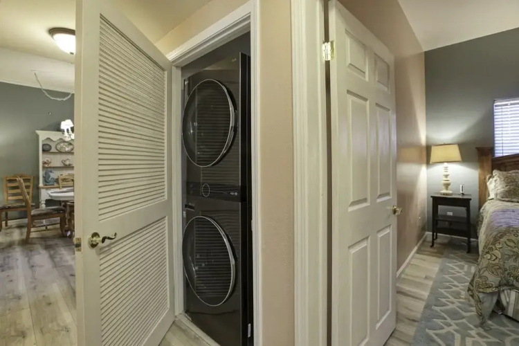 307 Casa Bella 2 Bedroom Condo by Redawning
