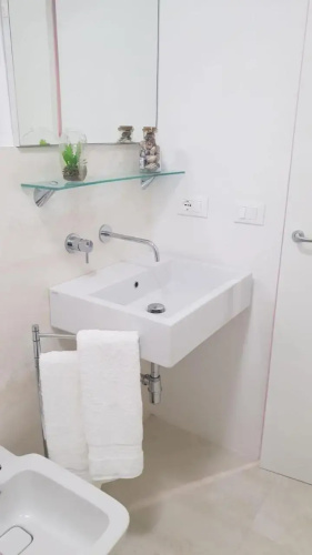 Snc1018 Modern Boutique Apartment