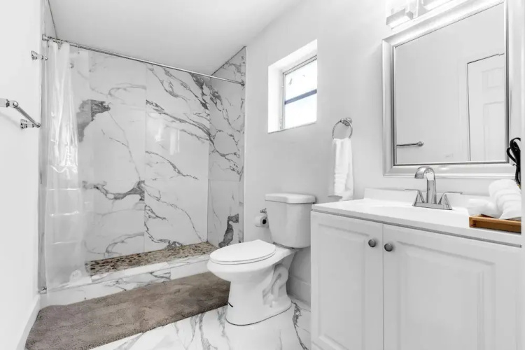 Stylish & Modern 4BD Home