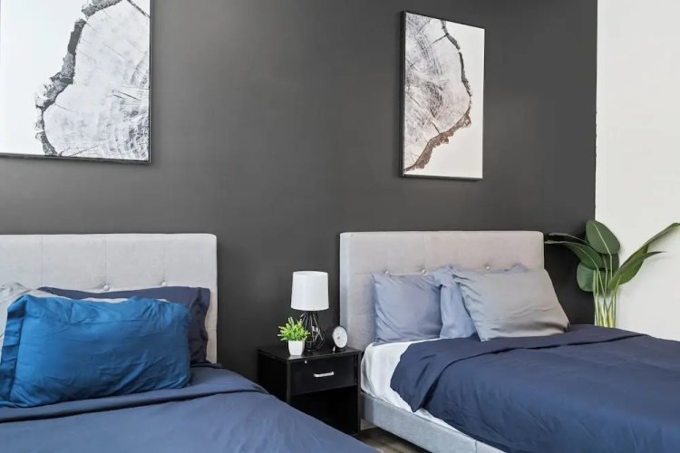 Luxe King 4BR Townhouse in Uptown CLT