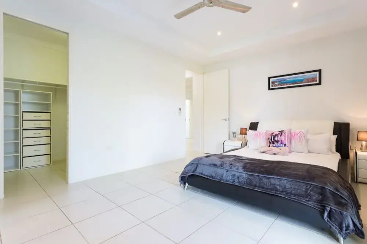Cairns Beaches Home With Water View