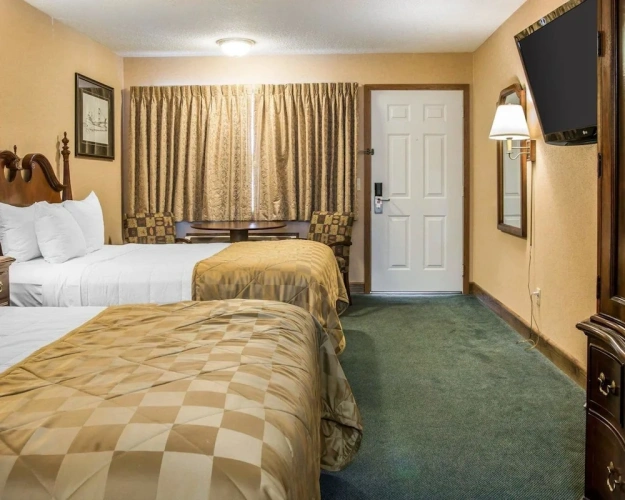 Deluxe Quadruple room with balcony and with lake view