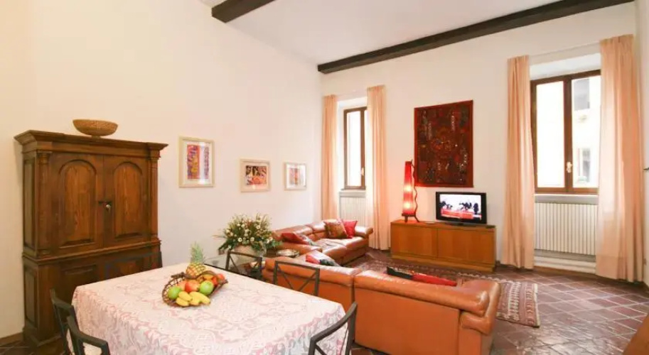 Bovari Apartment