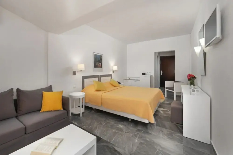 Hotel Perrakis