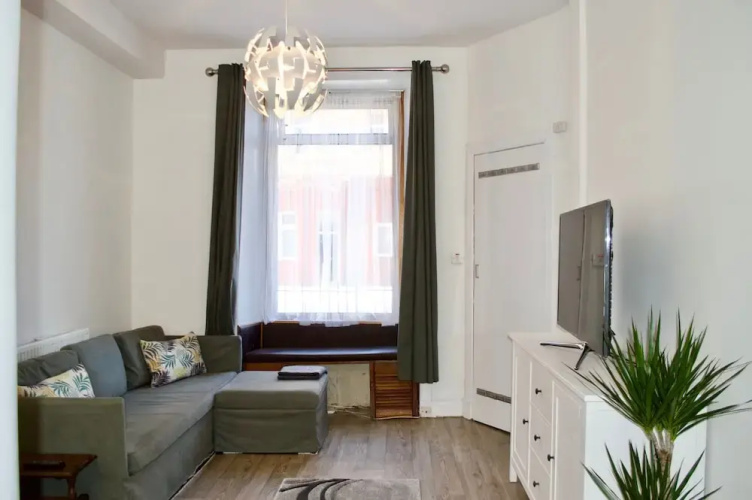 Bright And Modern 1 Bedroom Flat