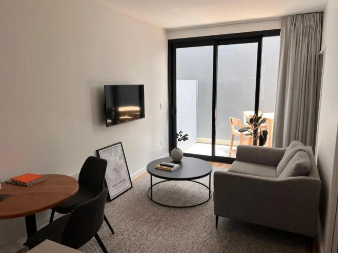 2 Bedrooms Apartment