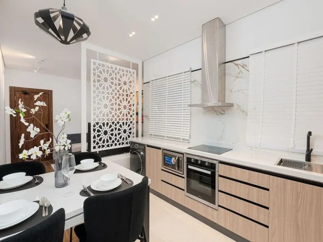 Luxurious 1-bedroom Apartment in Almughrizat