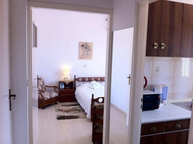 Chris Studios & Apartments