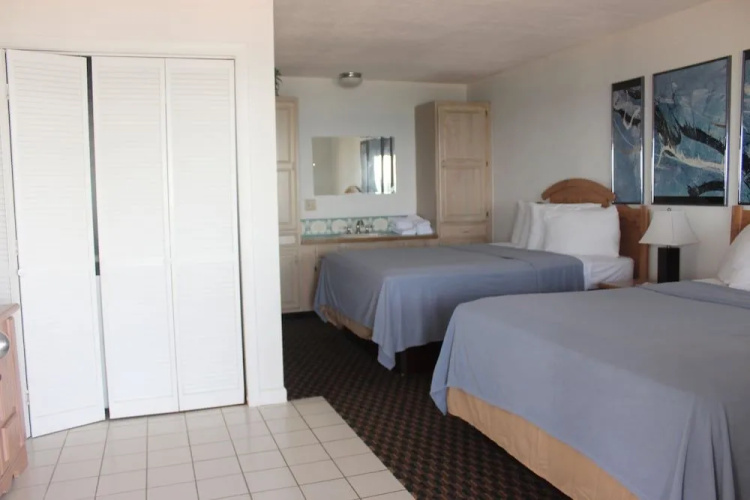 Sandcastle Beachfront Inn