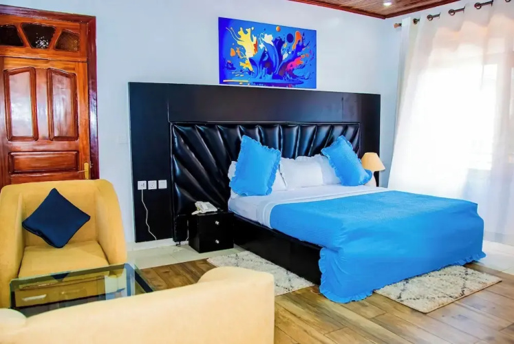 Netluna Villa Hotel & Tours