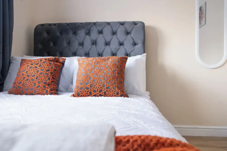 3-bed House - Sleeps 7, Parking & Views