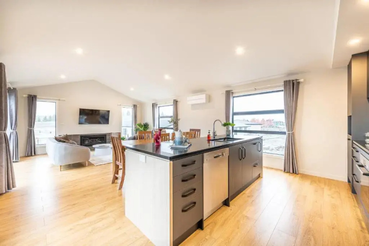 33 Star Apartment