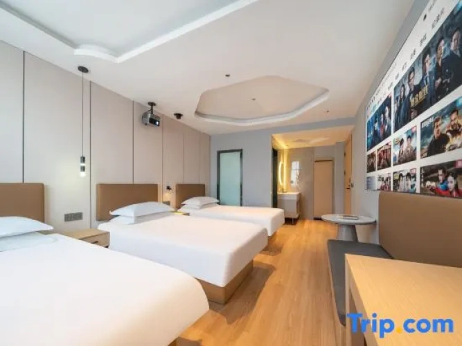 Deluxe Quadruple room