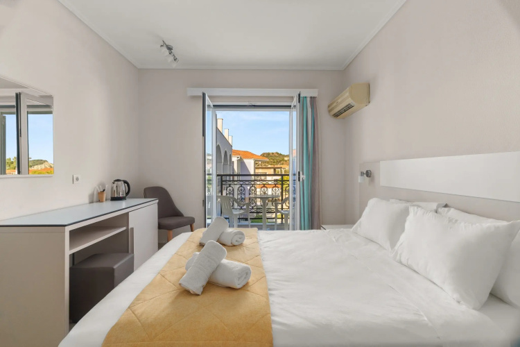 Eleana Hotel