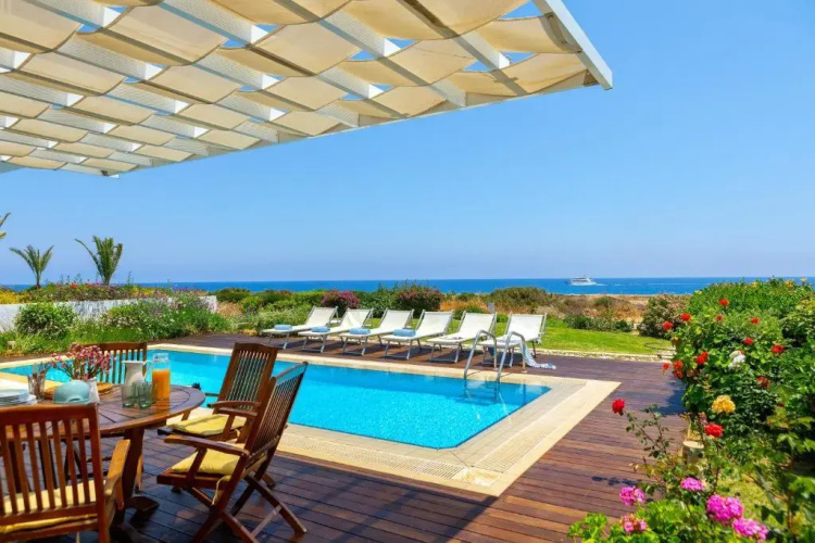 Protaras Beachfront Villa Alia