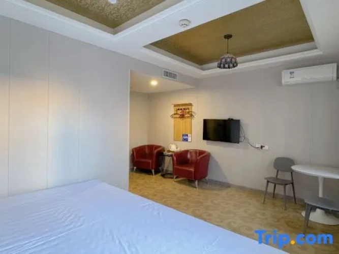 Deluxe Triple Family room