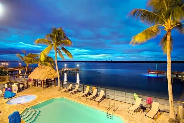 Deluxe Double Suite with balcony and with view