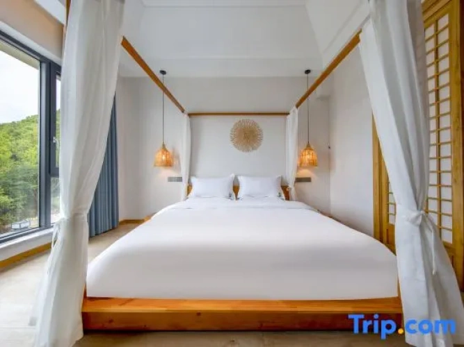 Standard room with balcony