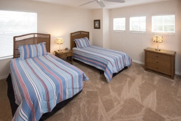 5 Bedrooms Cottage