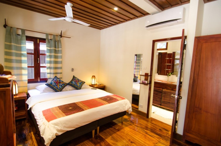 Deluxe Double room with balcony and with partial view