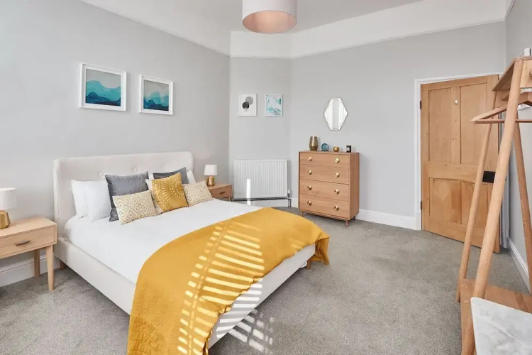 Host Stay Cheviot House