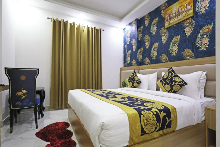 Hotel Decent Suites