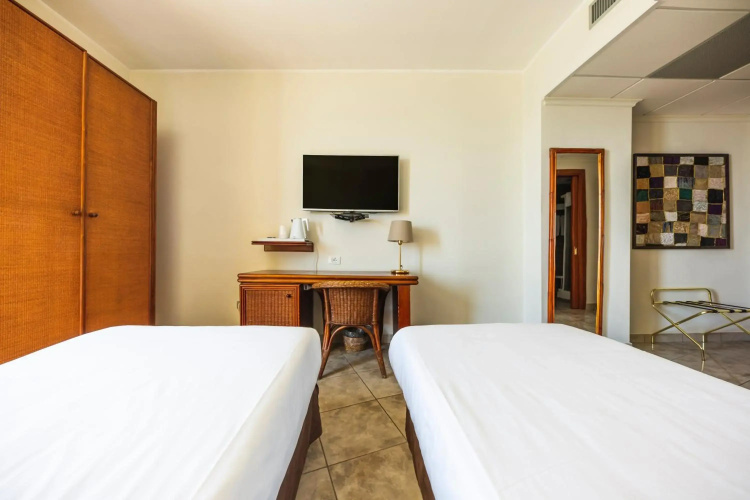 Hotel Ara Solis