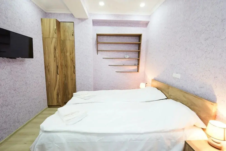 Flat 013