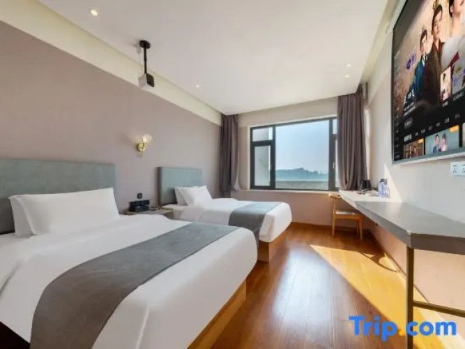 Standard Twin room with sea view
