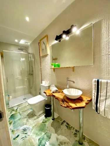 2 Bedrooms Apartment