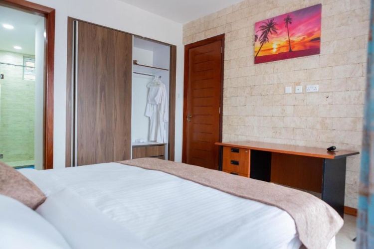2 Bedrooms Apartment