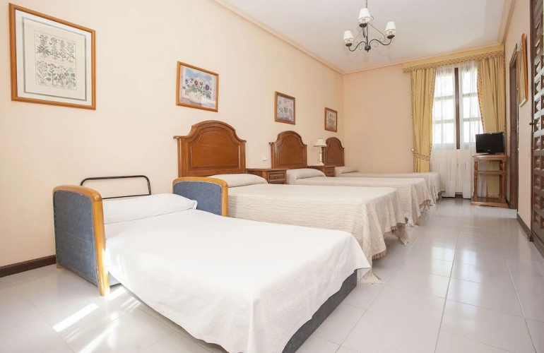 Classic Quadruple room