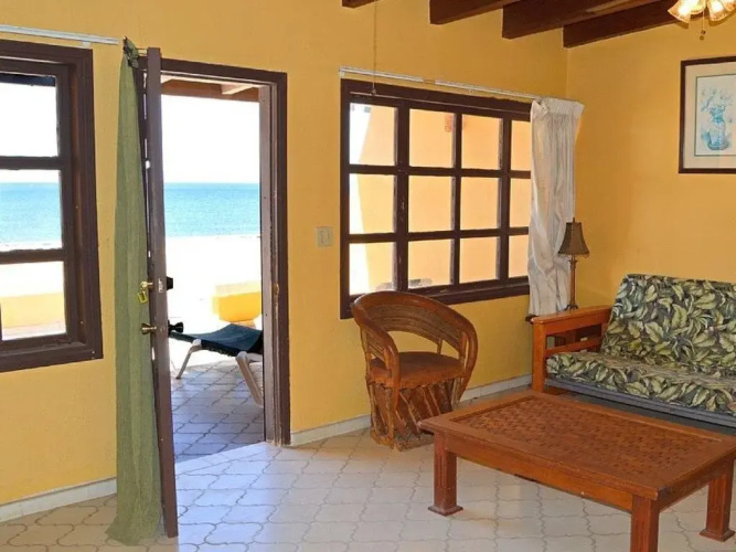 La Gaviota by RedAwning